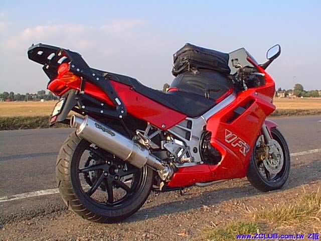 VFR_750_FL__RC36_90_2.jpg