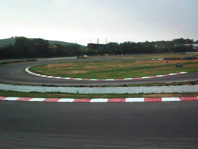 路緣重漆1.jpg