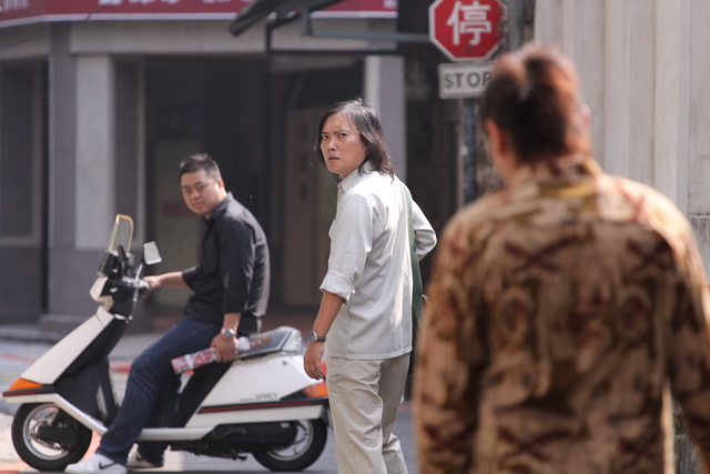 小狗帥氣的背影