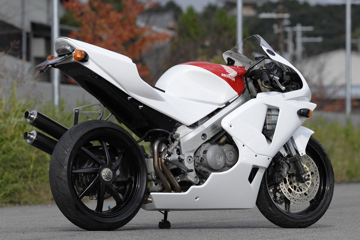 rvf600rr2-l.jpg