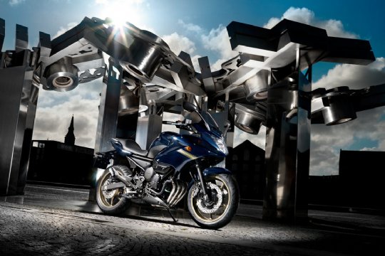 2009-XJ6S-static-03_prv_tcm46-265487.jpg