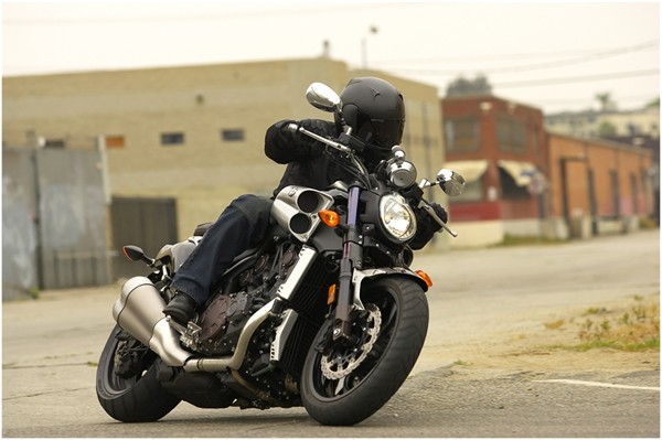 09ST_VMAX_A2_661_ac9a54b9.jpg