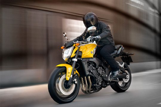 2009-FZ1-ABS-action-02_prv_tcm46-270744.jpg