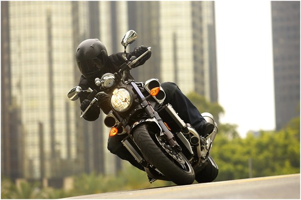 09ST_VMAX_A2_143_6b964d44.jpg