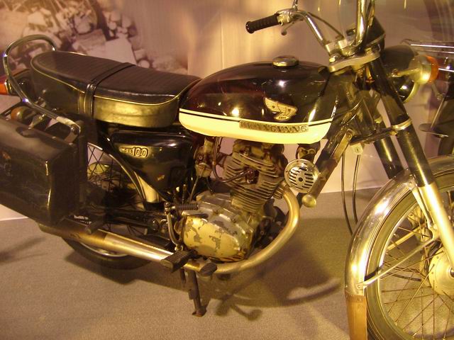 光陽 CB100 (1972.100CC).JPG