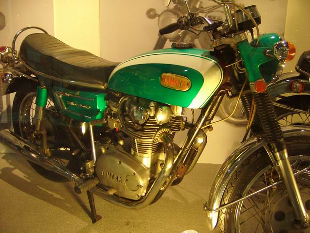 YAMAHA XS1 (1970年650cc).JPG