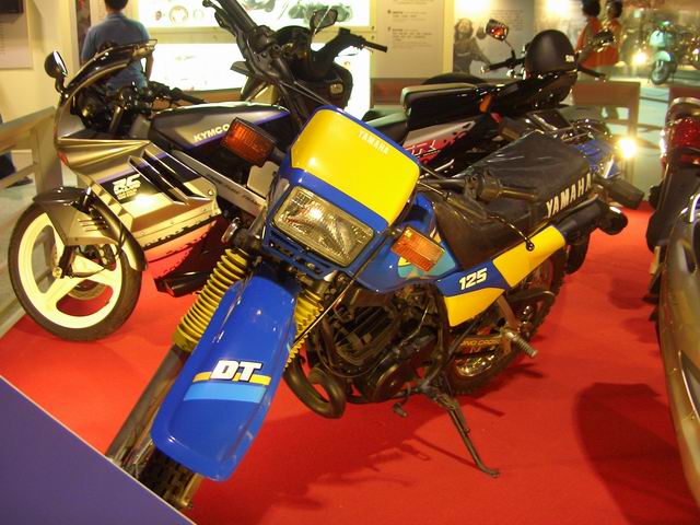 YAMAHA DT125.JPG